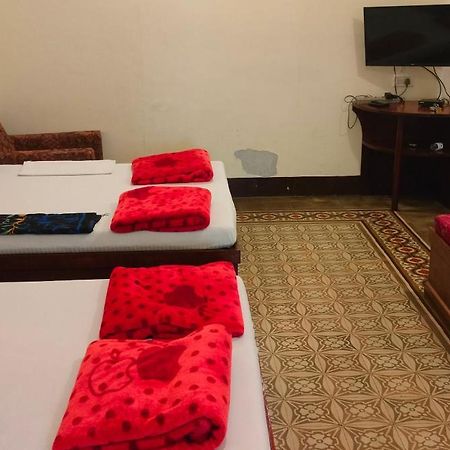 Bed And Breakfast At Colaba Мумбаи Экстерьер фото