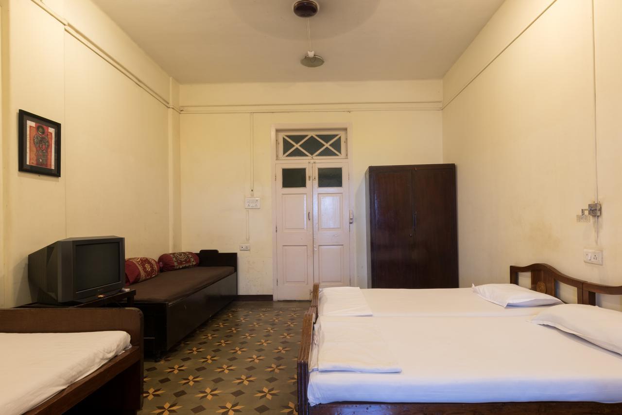 Bed And Breakfast At Colaba Мумбаи Экстерьер фото