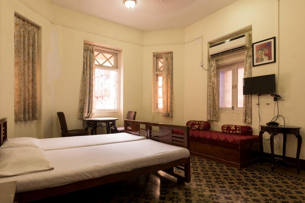 Bed And Breakfast At Colaba Мумбаи Экстерьер фото