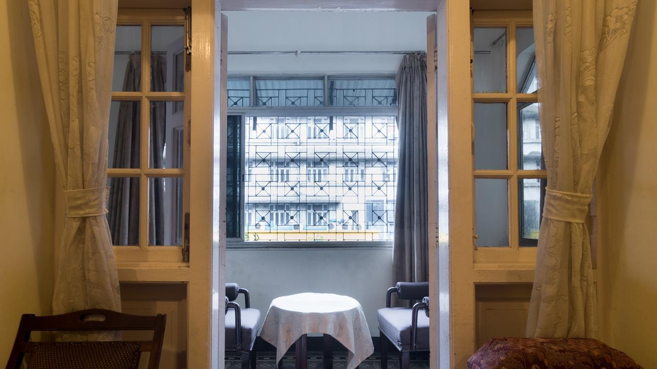 Bed And Breakfast At Colaba Мумбаи Экстерьер фото